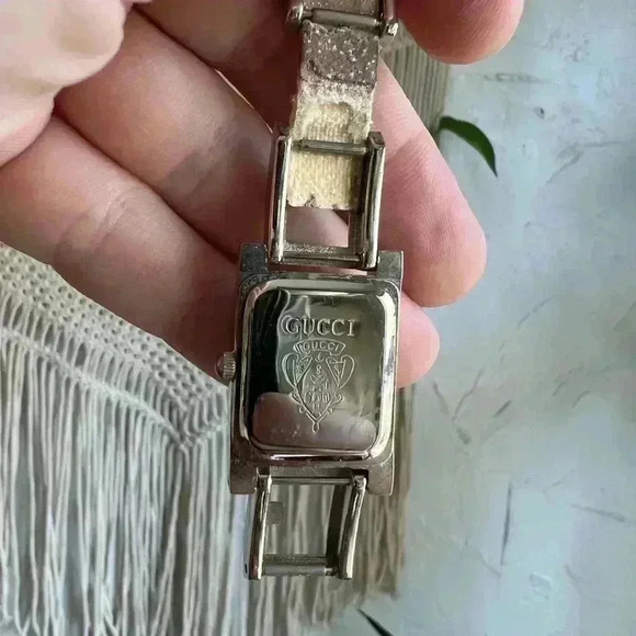 Vintage Gucci Women’s Watch - Square Silver Face with Broken Leather Strap As-Is - Picture 6 of 8